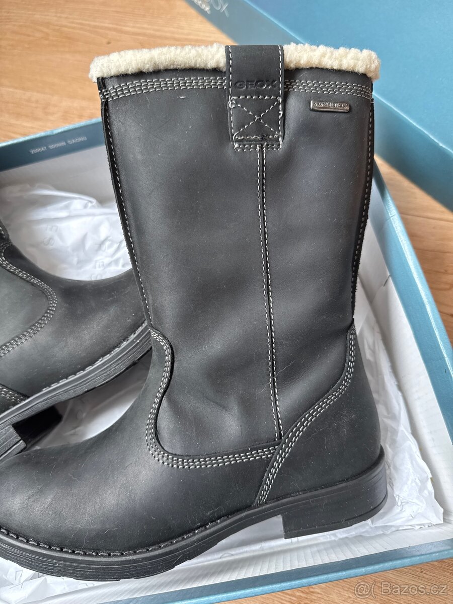 Kozačky zn. Geox vel. 32 - 2