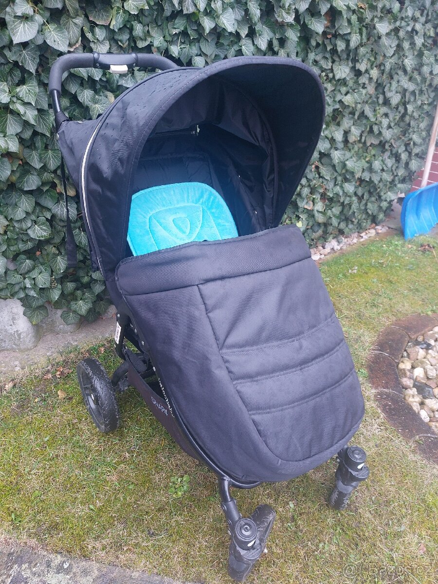 Kočárek/golfky Valco Snap 4 černý - 2