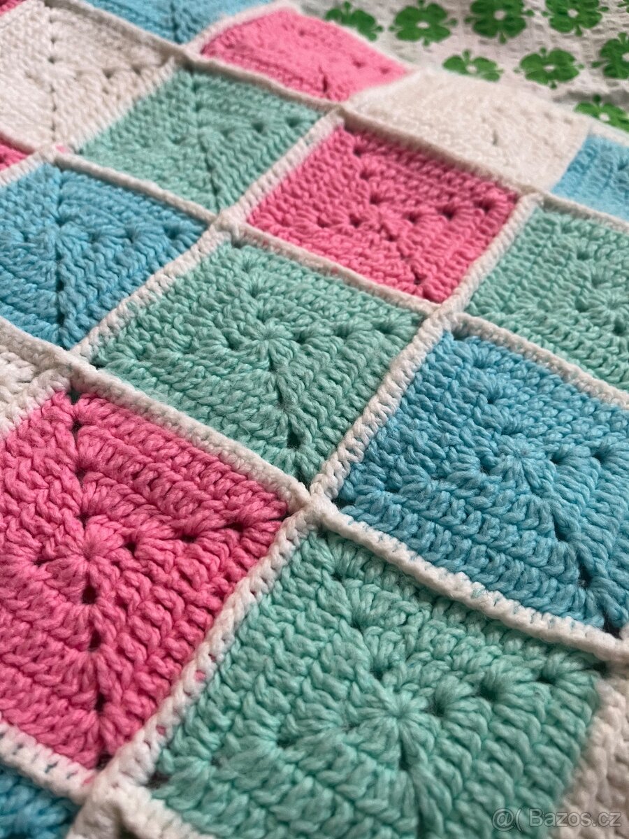 Háčkovaná podšitá deka pro mimi - 2