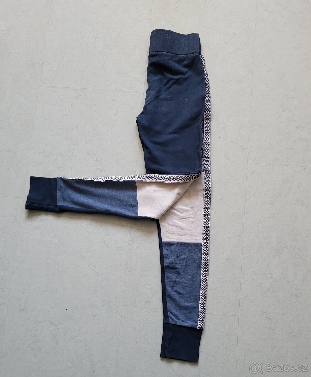 Dívčí legíny velikosti 152 cm - 2