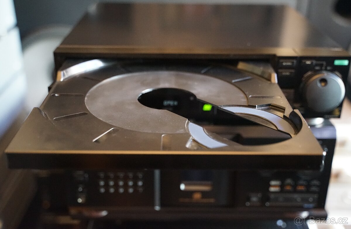 SONY MDP 700 - 2