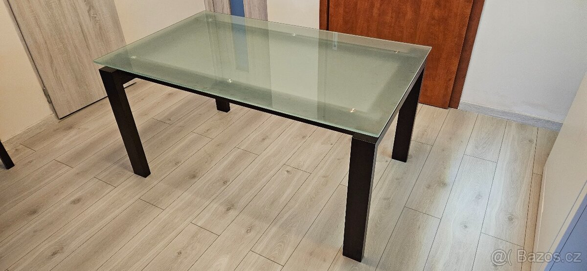 Jídelní stůl - 2