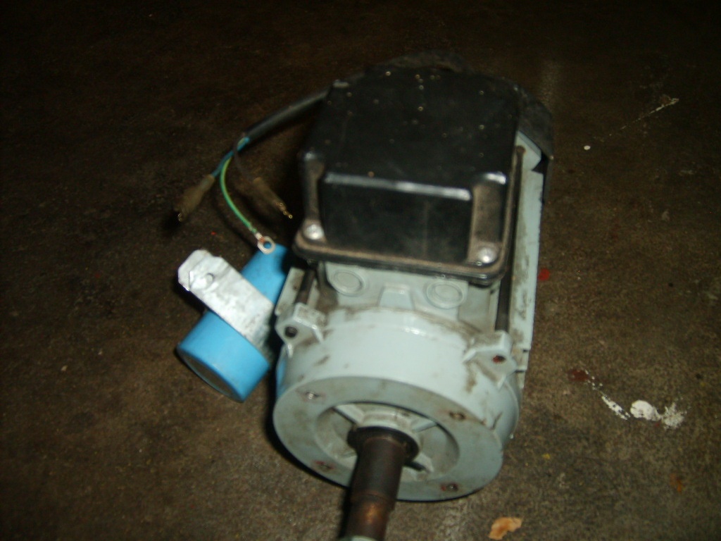 Malý elektromotor - 2