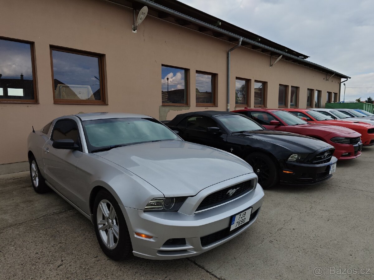 Ford Mustang 3.7 - 2