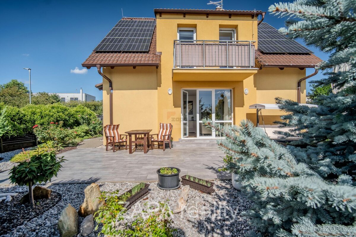 Prodej samostatného RD 5+kk+garáž celkem 218 m2 pozemek 620 - 2