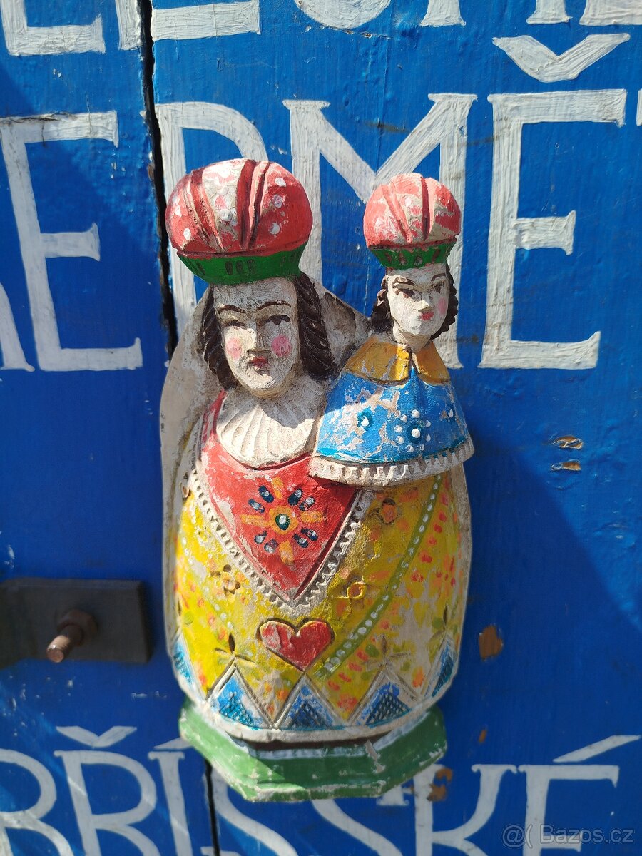 Hezká stará dřevěná madona - 2