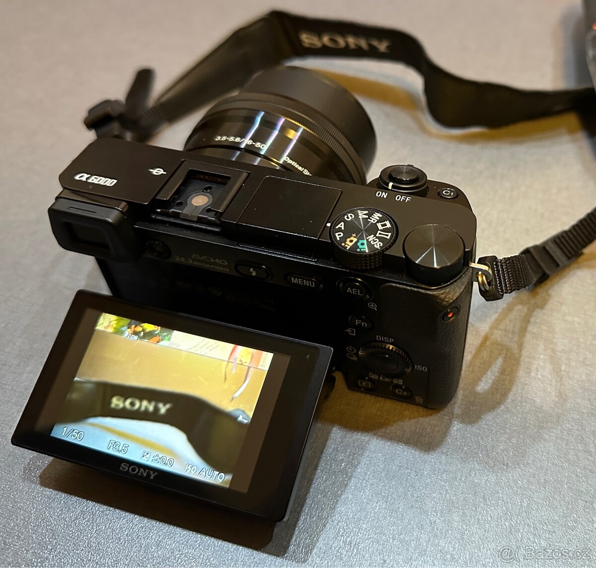 TOP STAV Sony A6000 + 2 objektivy + obal - 2