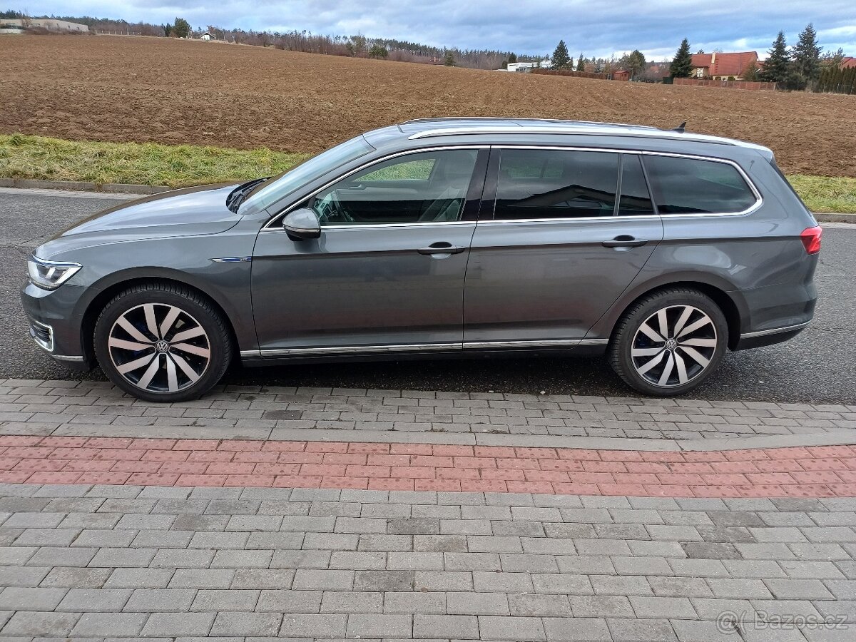Volkswagen Passat GTE - 2