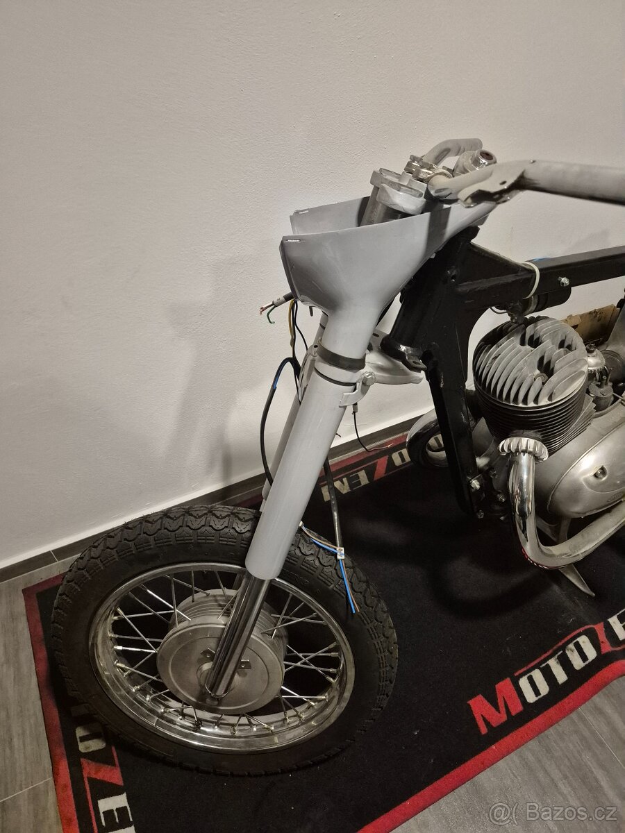 Jawa 250/353 ambassador bez tp po renovaci jen seskladat - 2