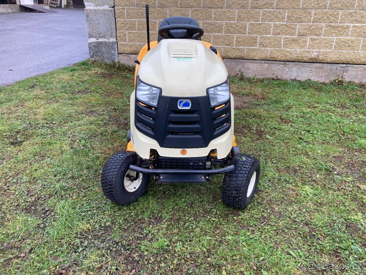 Zahradní traktor Cub Cadet - 2