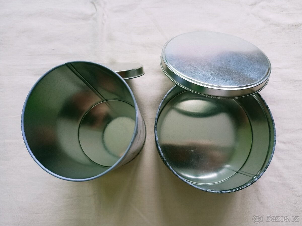 sada plechovek s víkem se psy - 2