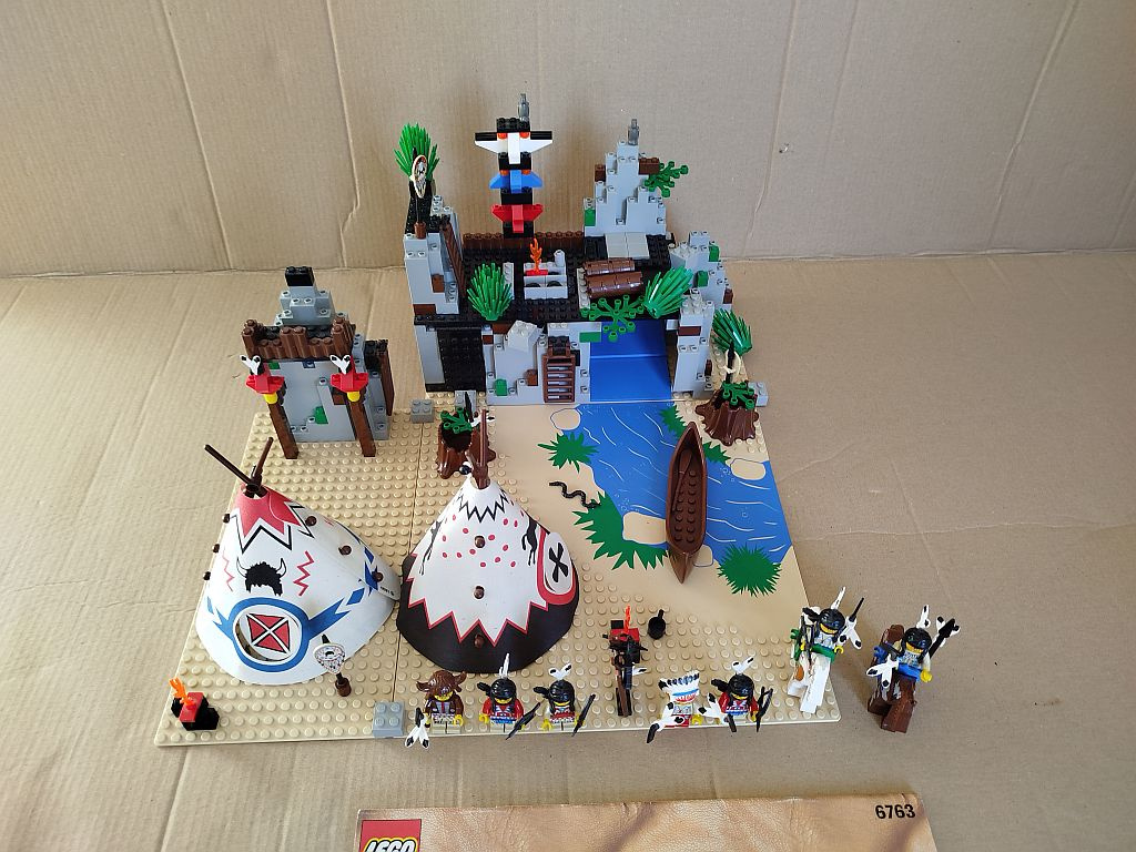 Lego 6763 Rapid River Village - 2