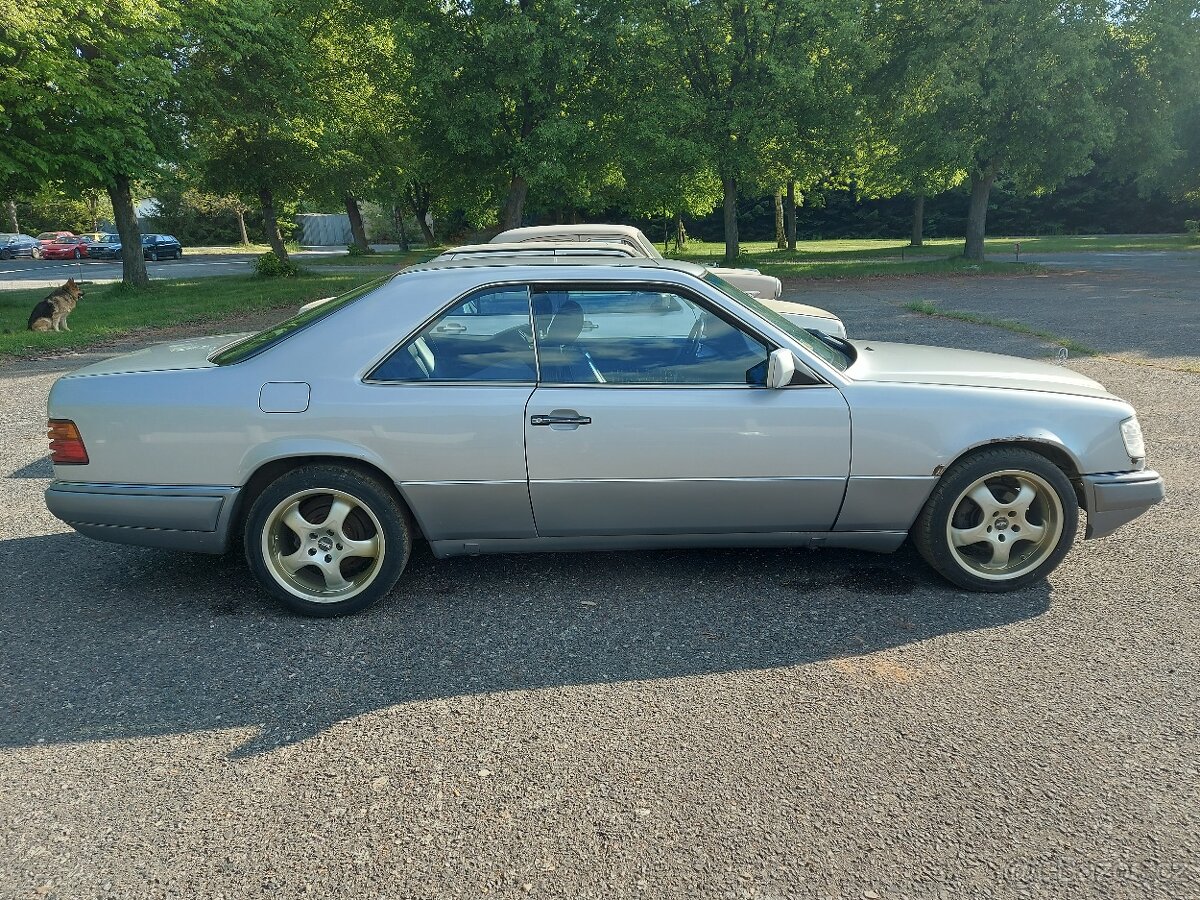 MB 300 CE , model 124, automat, rok 1989. - 2