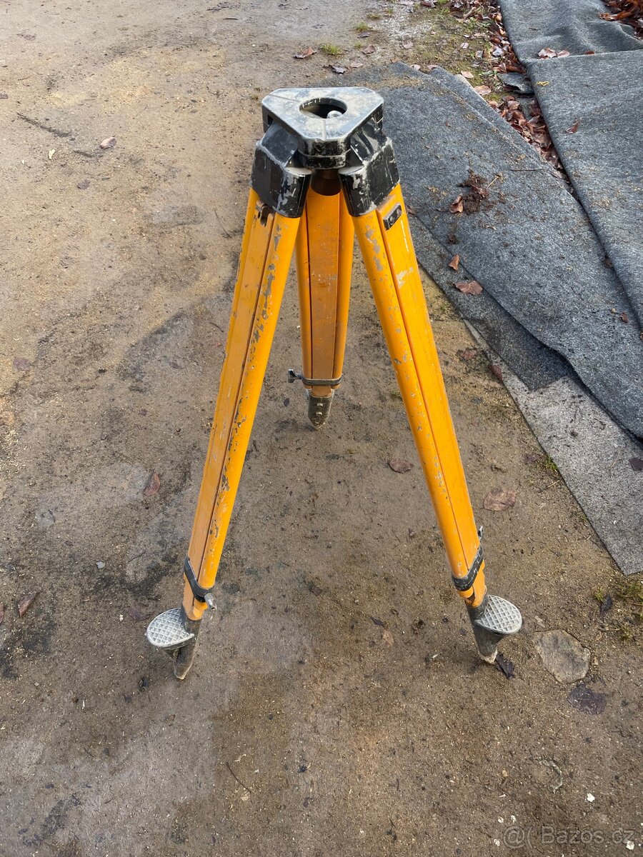 Nivelák rotační laser trojnožka - 2