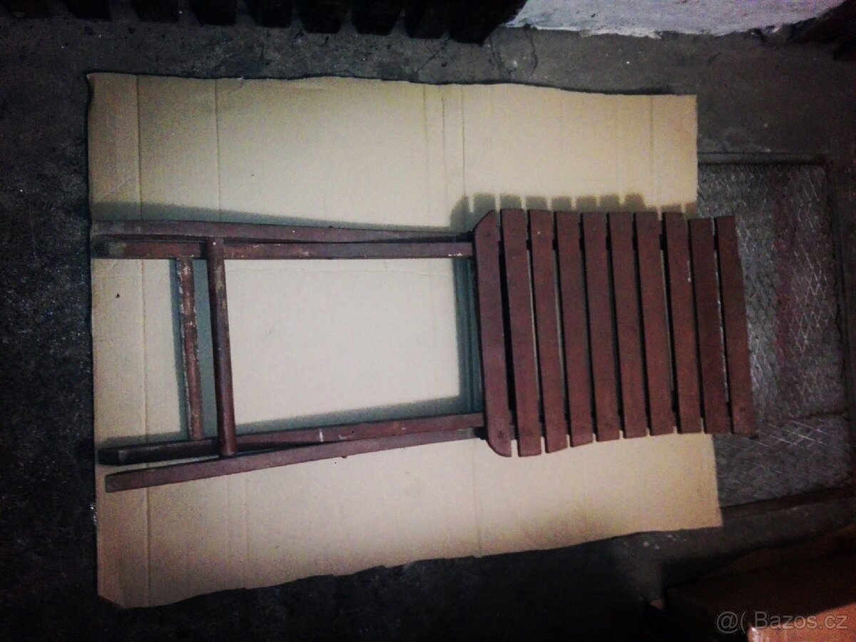 Stará dřevěná rozkládací židle - 2