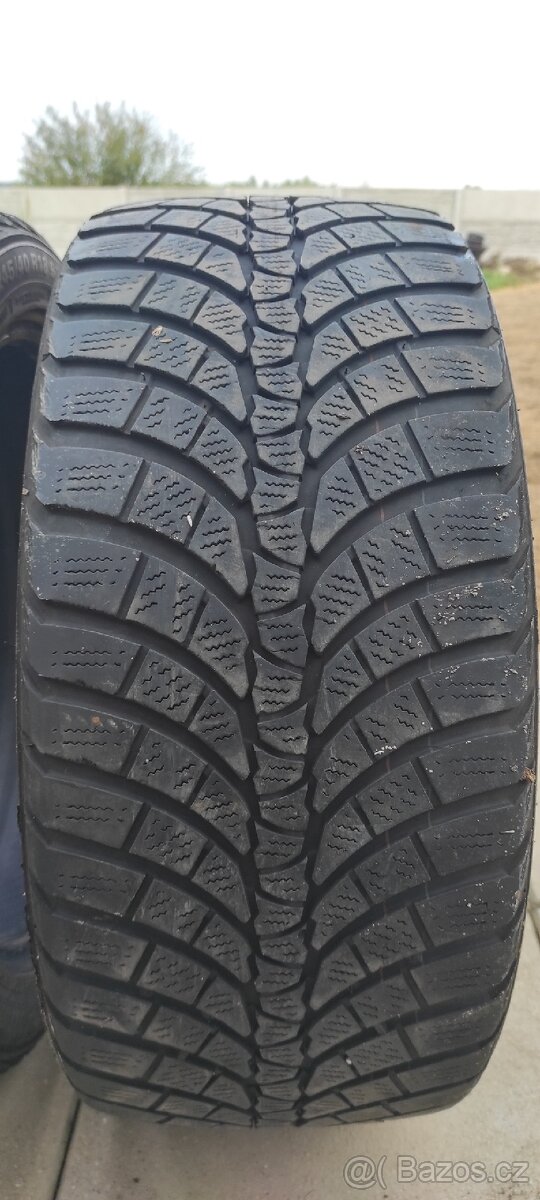 Kumho 245/40 r18 - 2