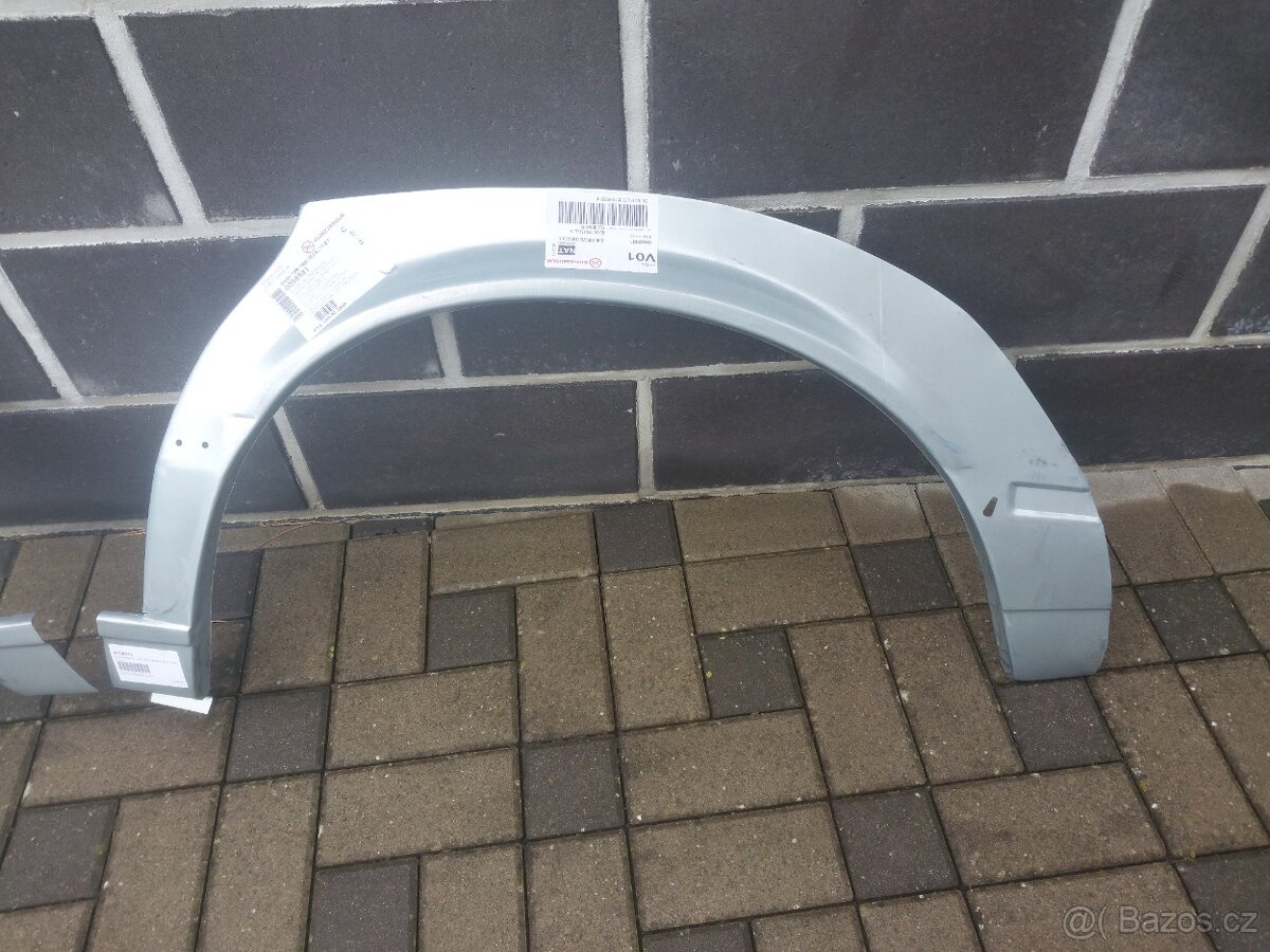 BMW e23 zadní lemy - 2