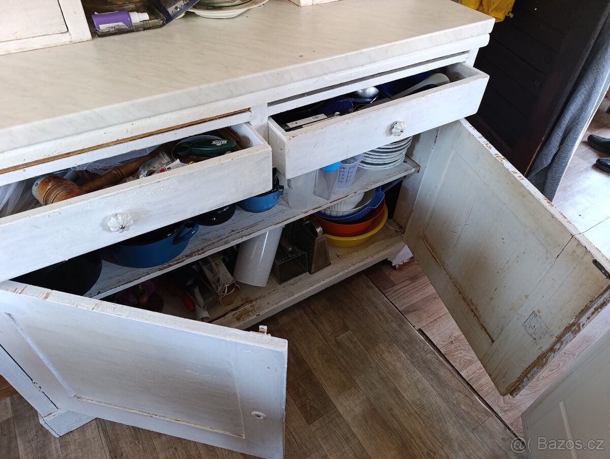 Starý nábytek za symbolickou cenu. - 2