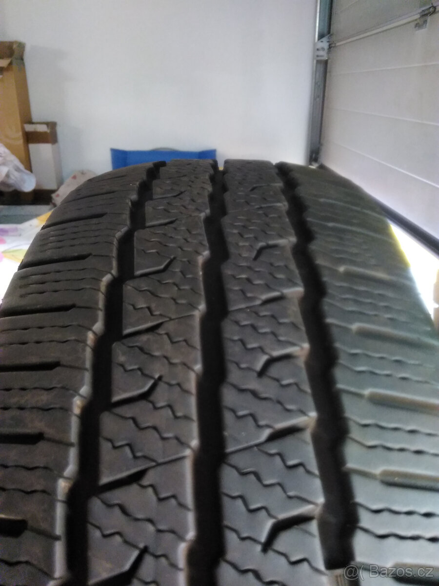 Maxxis 215/60R17C Zimní - 2