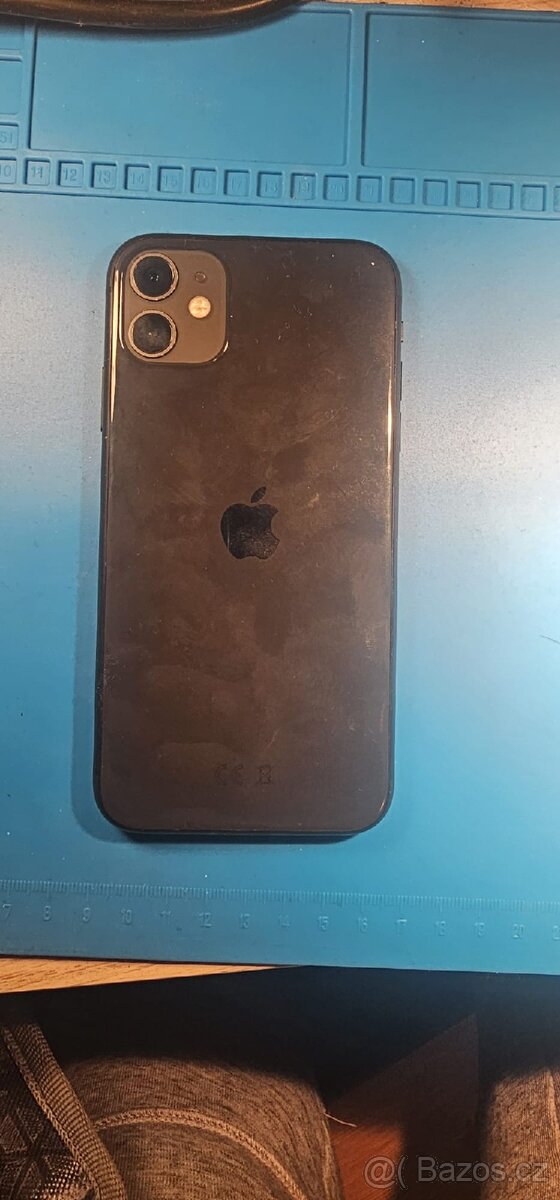 iPhone 11 64 GB - 2