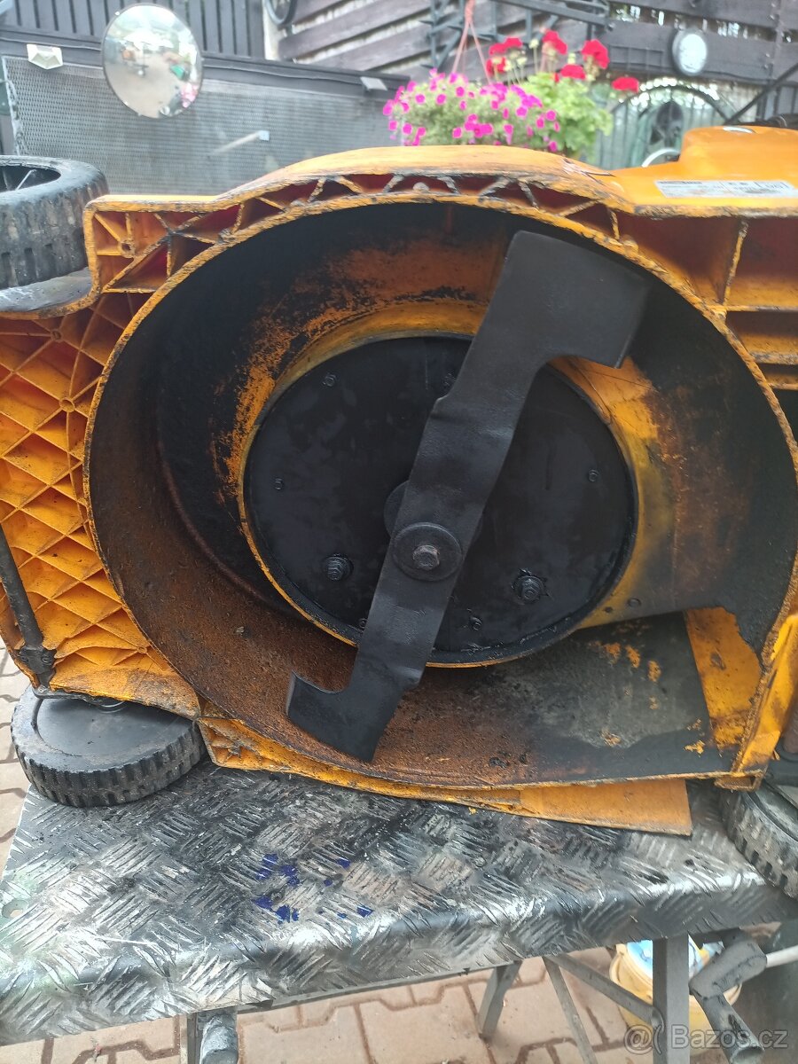 Zahradní sekačka - 2