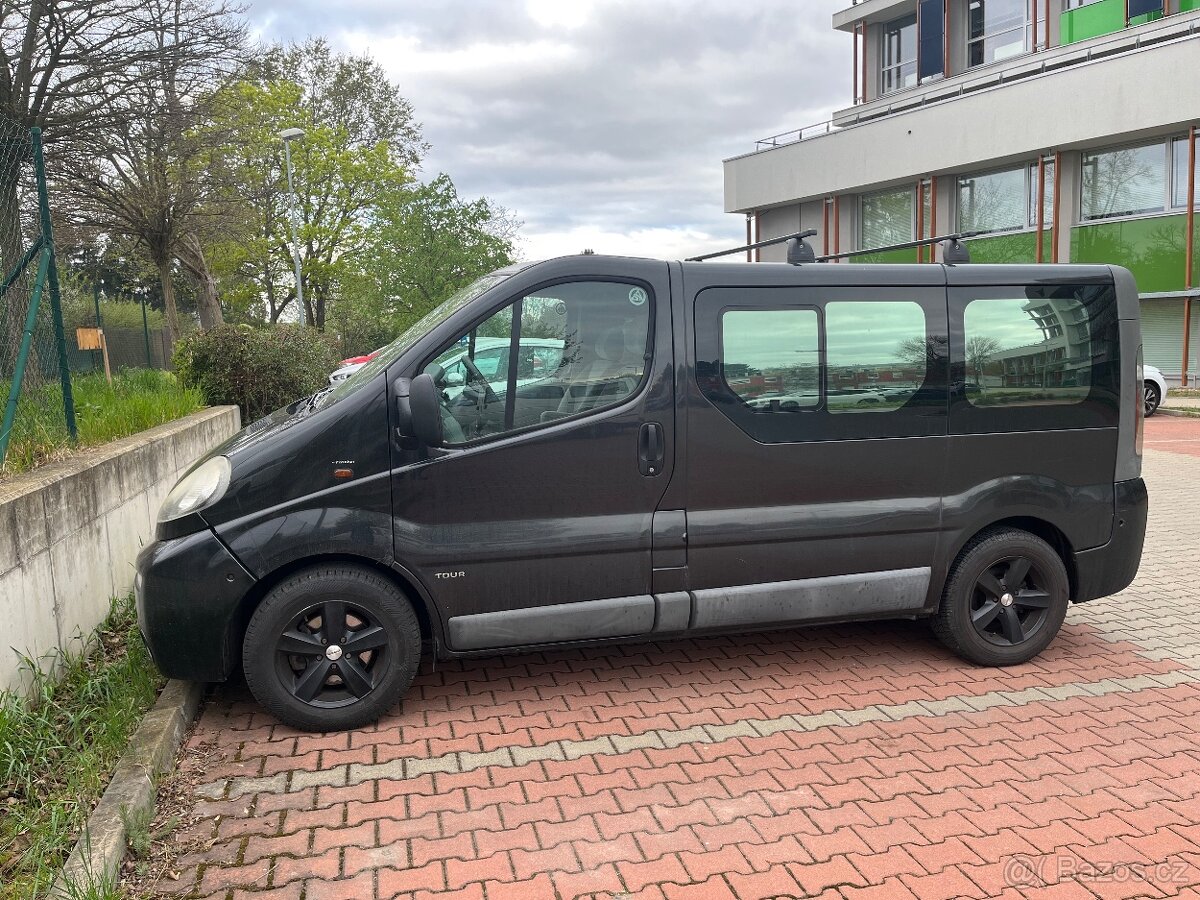 Opel Vivaro 2,5 CDTI - 2