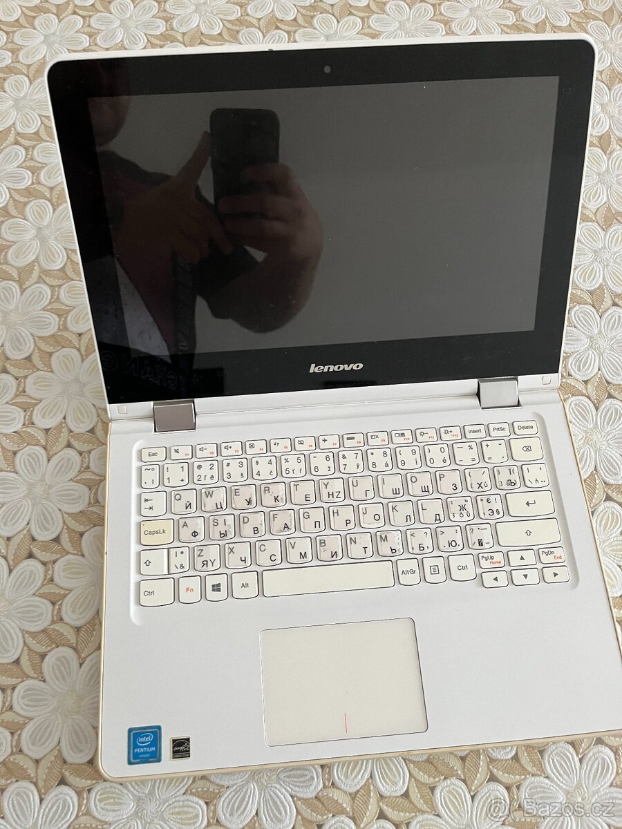 Lenovo Yoga 300 - 2