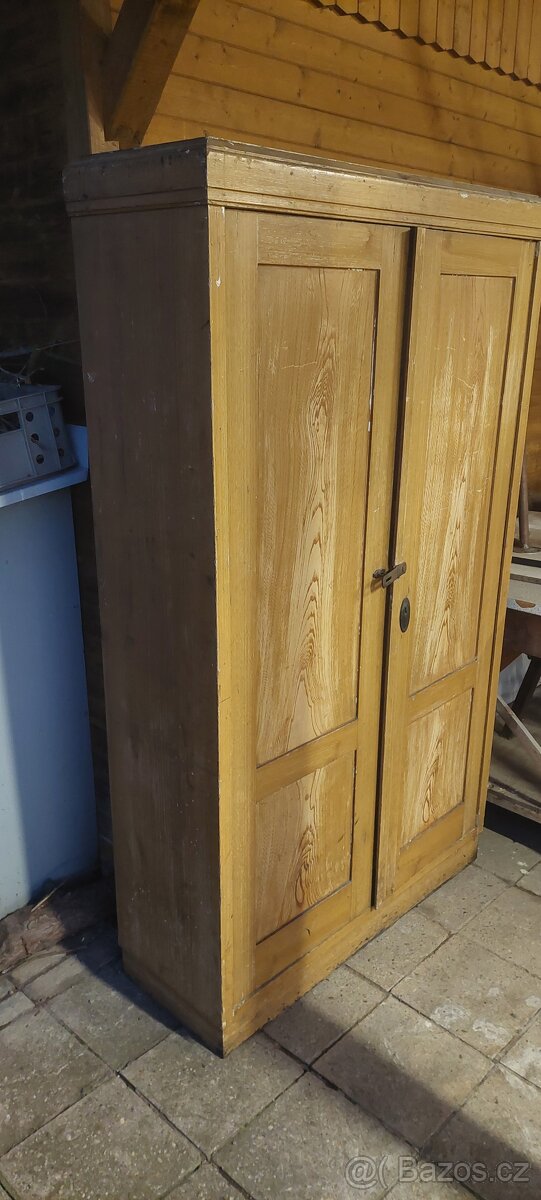 Stará skříň - 2