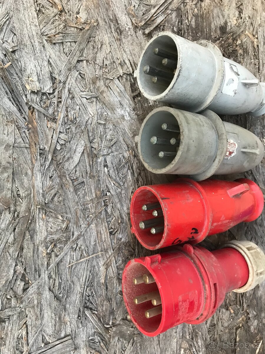 zástrčky / zásuvky na 380/400V - 2