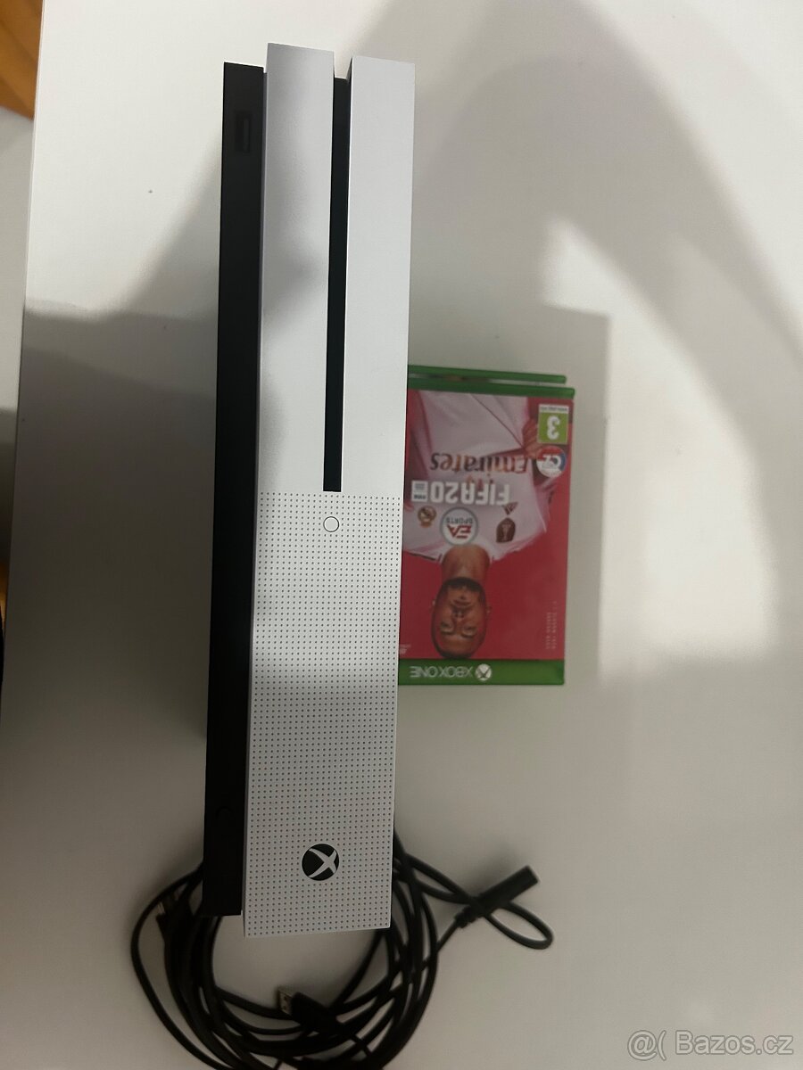 X box one s - 2
