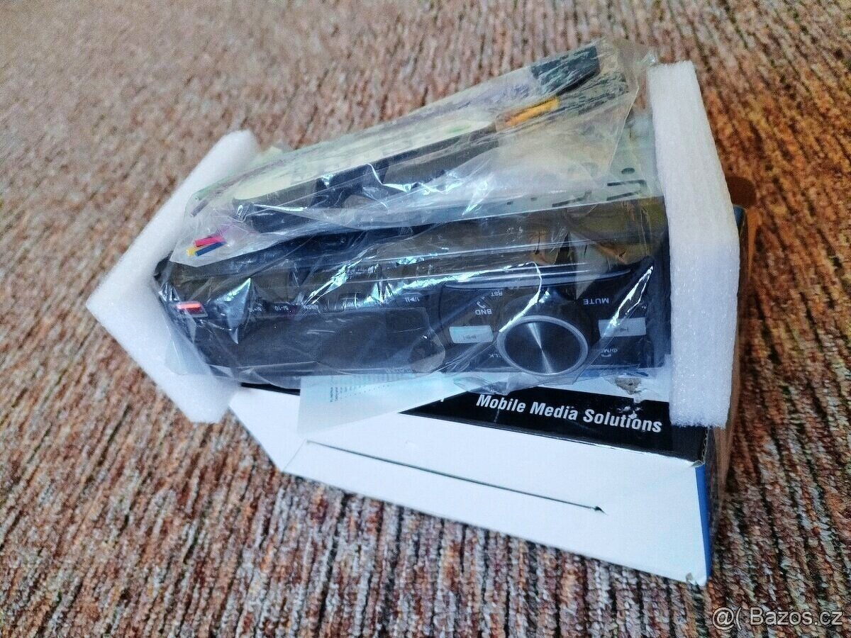 Nové autoradio s handsfree - 2