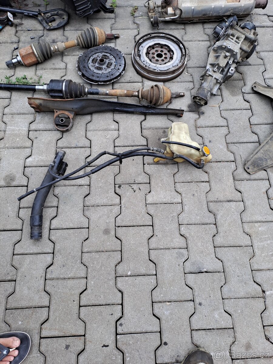 PEUGEOT 4007 CITROEN C CROSS MITSUBISHI OUTLANDER - 2