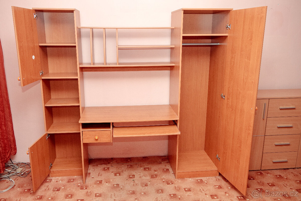 Sestava nábytku pro studenta. - 2