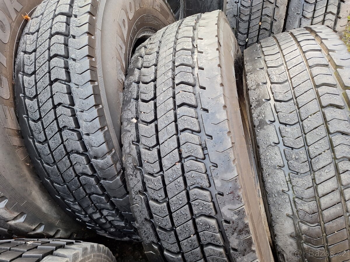 Prodám pneu 295/80 R22,5 - 2