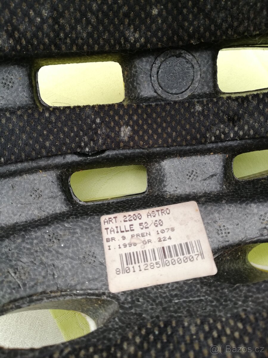 Cyklistická přilba Axon - 2