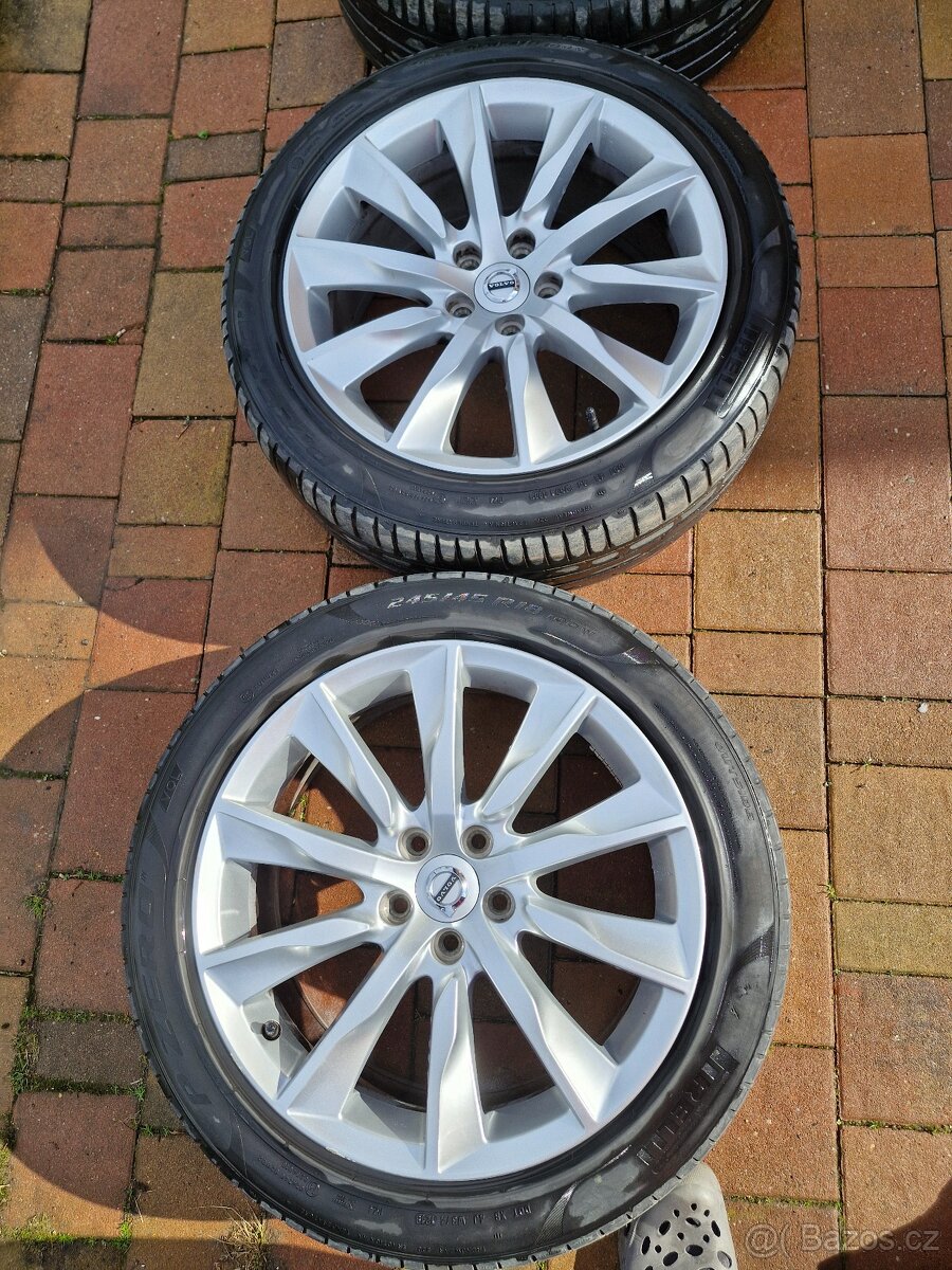 ORIGINÁL ALU KOLA + PNEU NA VOLVO V90, S90,atd - 2