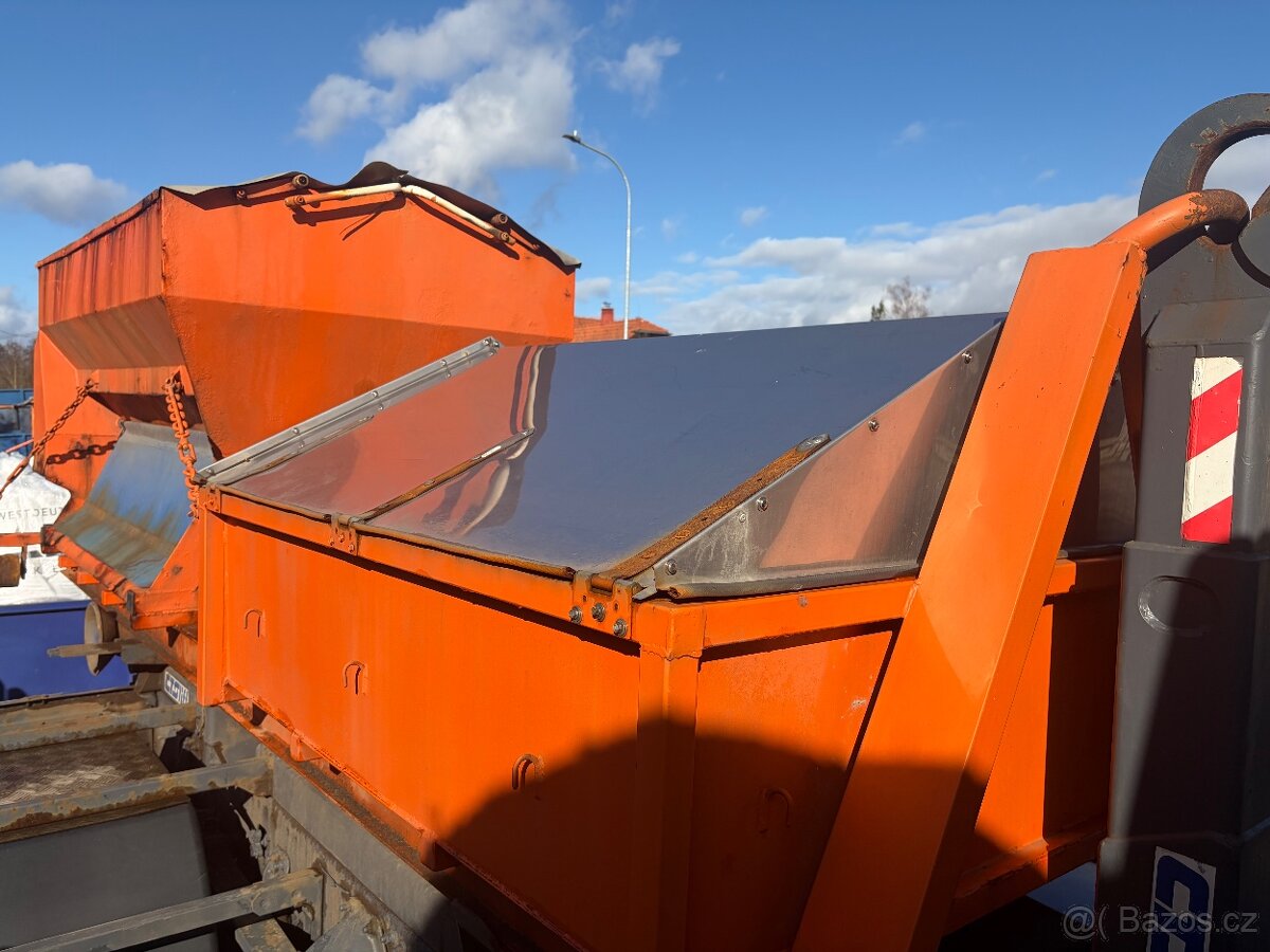 Kontejnerový sypač - 2
