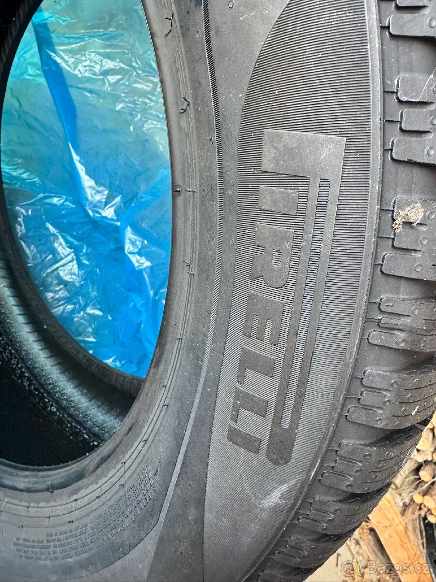 Zimní Pneu Pirelli 235/55/18 - 2