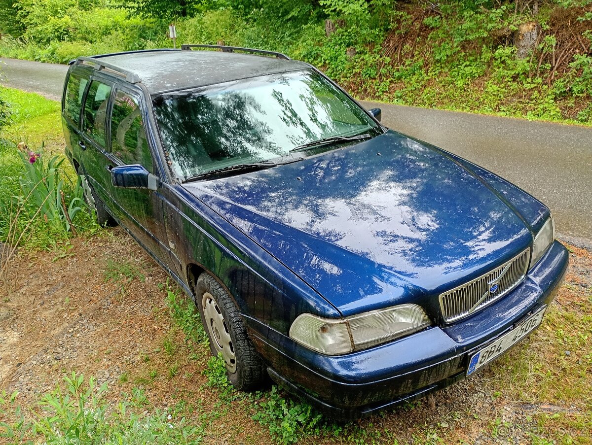 Volvo V70 manuál 2.5tdi r2000 - 2