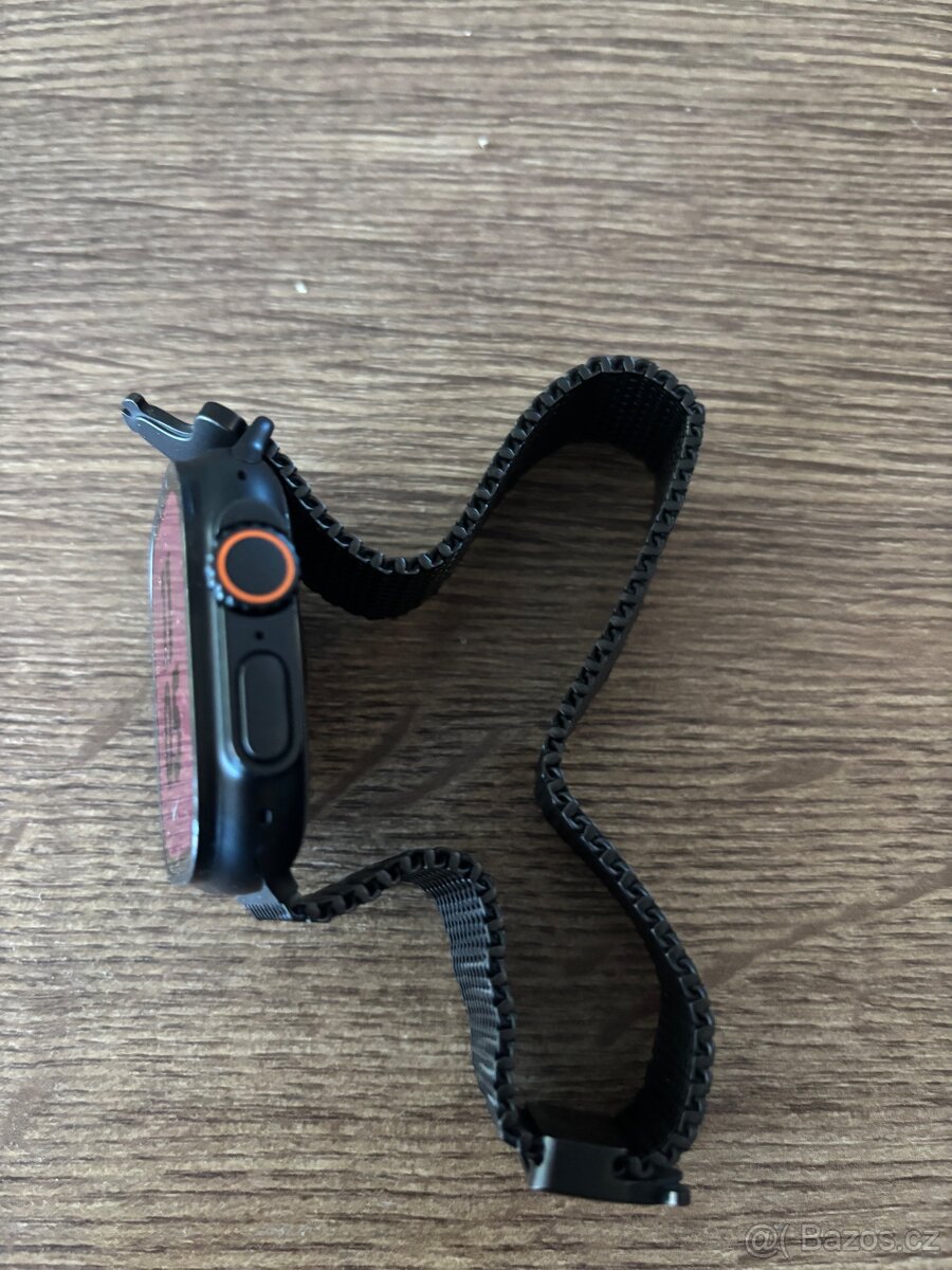 Apple Watch Ultra 2 49mm černý titan - 2