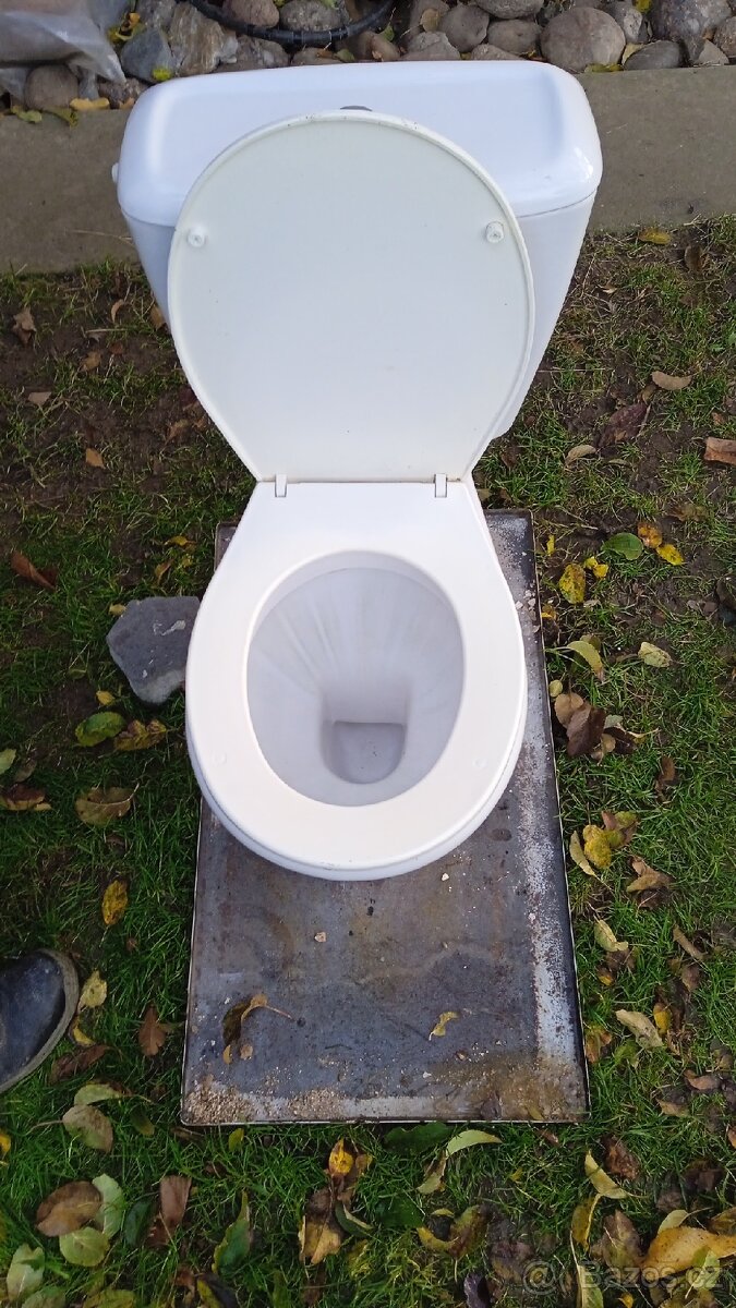 Záchodová mísa, plně funkční, dobrý stav - 2