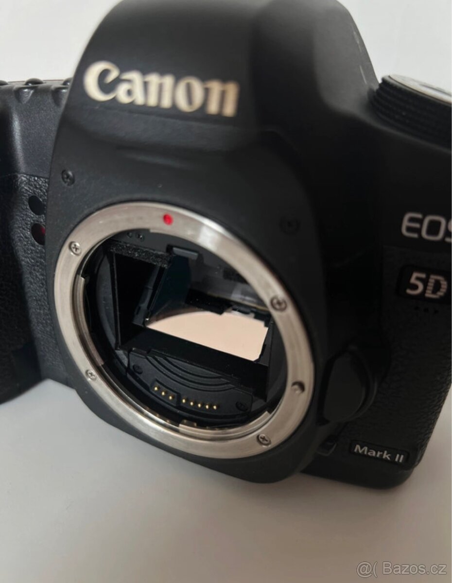 Fotoaparát Canon EOS 5D Mark II s příslušenstvím - 2
