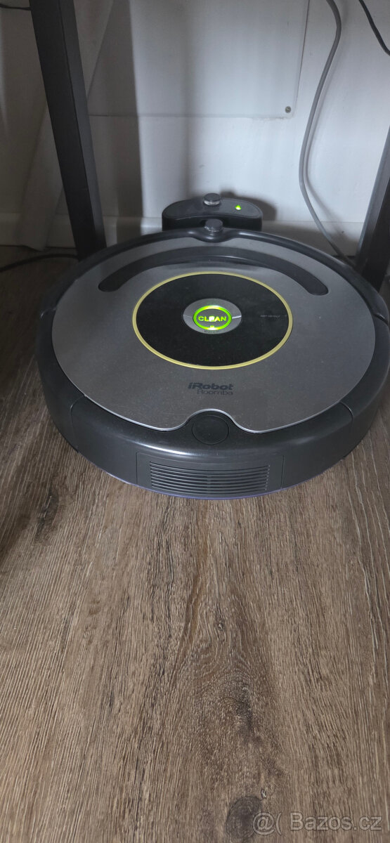 Robotický vysavač iRobot Roomba 620 - 2