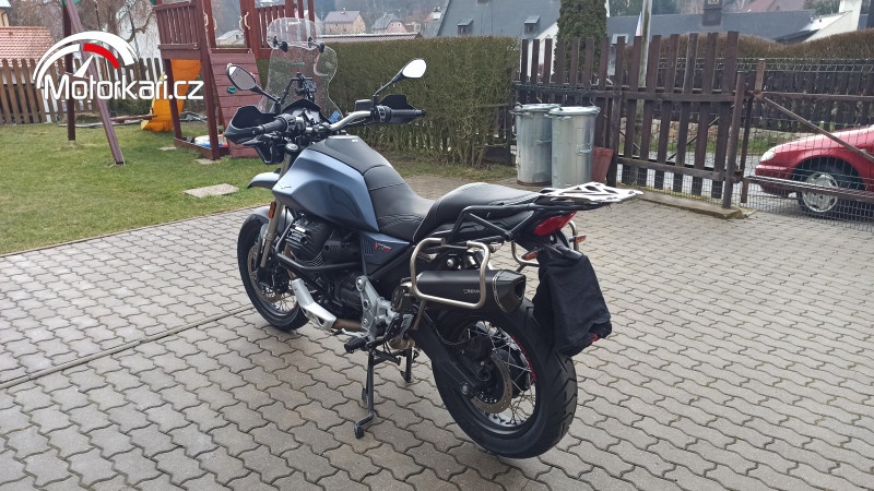 Moto Guzzi V85TT - 2