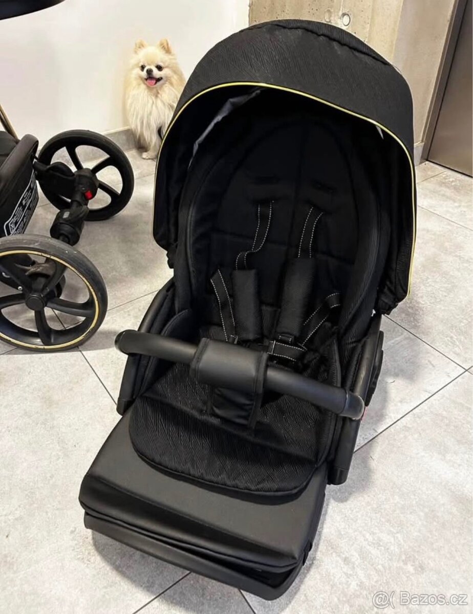 Černo-zlatý kočárek 2v1 Sojan - 2