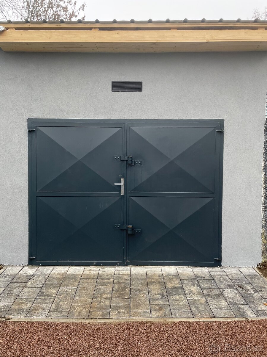 Dlouhodobý pronájem garáže po kompletní rekonstrukci - 2