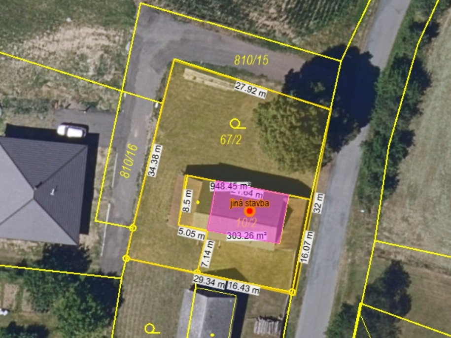 Nemovitost jako stavební pozemek 301m2 a zahrada 609 m2 - 2