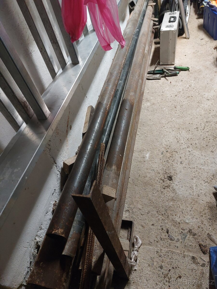 Trubky černé bezešvé např. na plyn nebo topení - 2