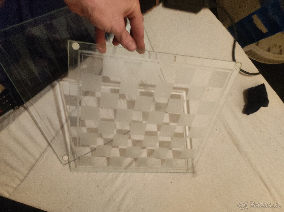 Skleněná šachovnice, a mlýn - 2