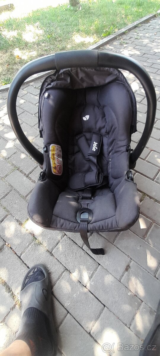 Autosedačka vajíčko zn.Joie - 2